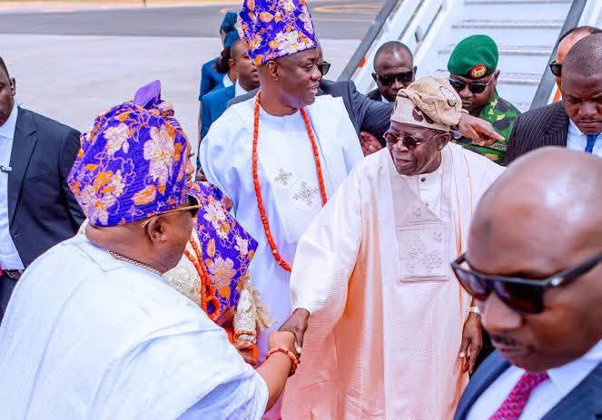 Taye Currency’s Were la fin wo werey: A Profound Metaphor From the Struggle of the Olubadan to the Victory of Osun’s People By Pelumi Olajengbesi